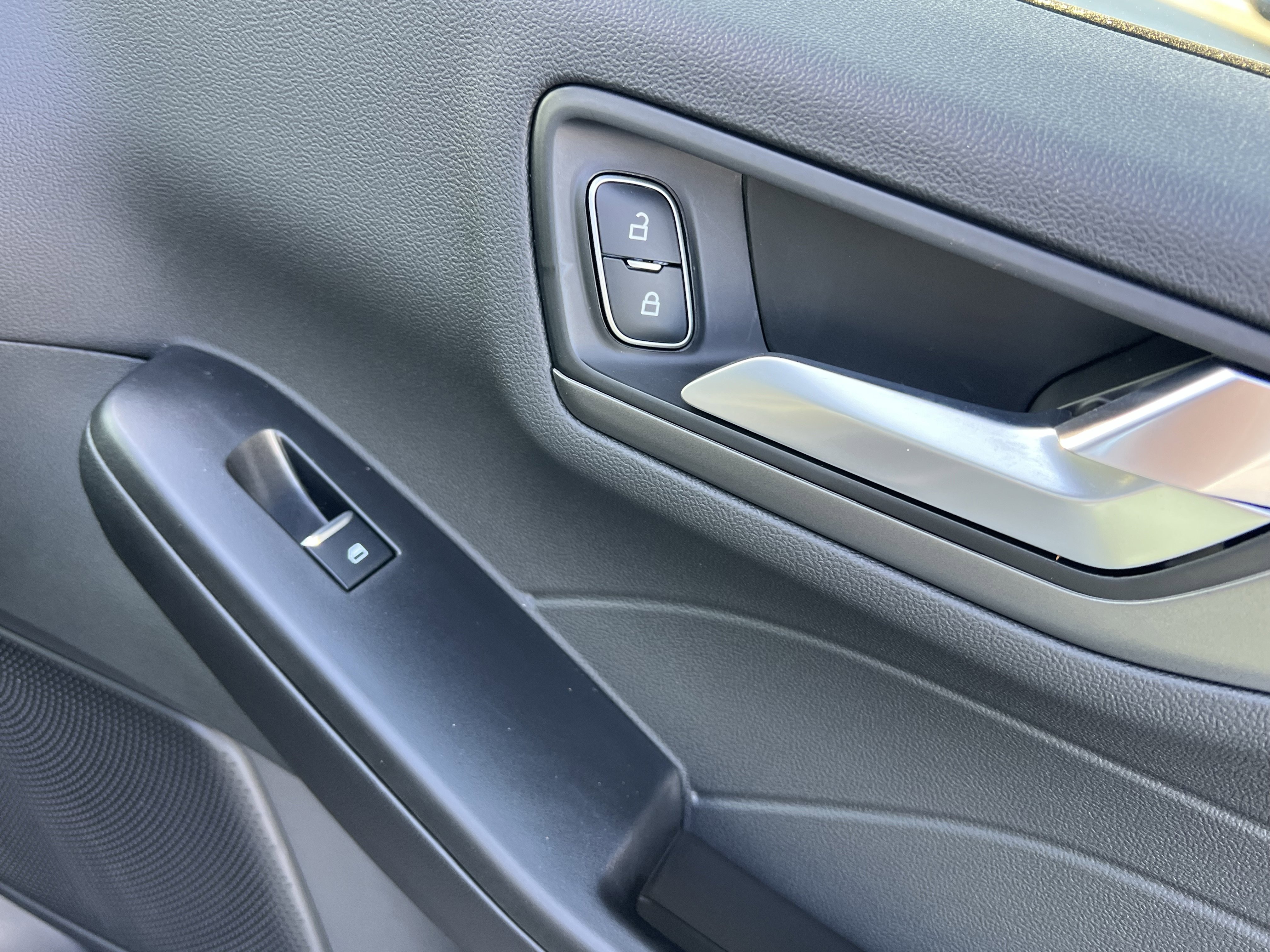 Used 2025 Ford Escape Active w/ Active Premium Tech Pack image 15