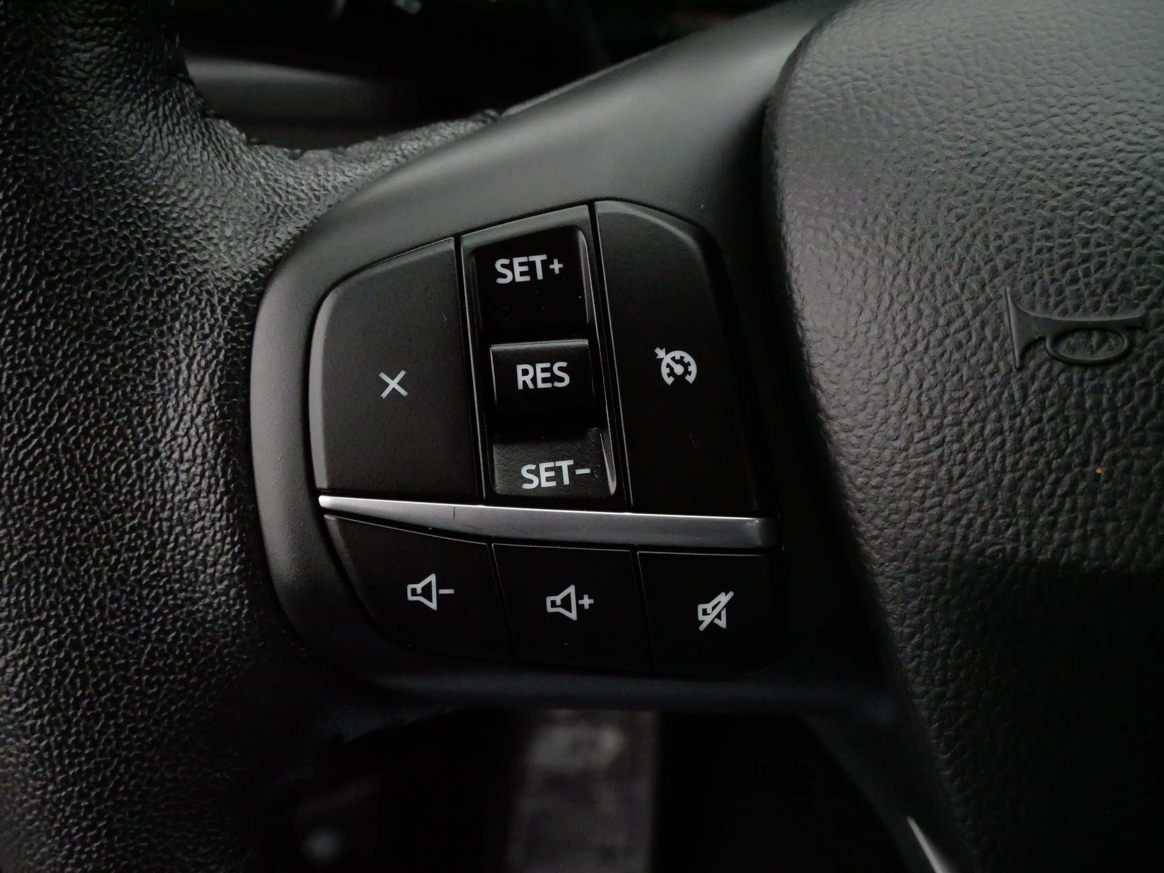 Used 2020 Ford Escape SE Sport image 26