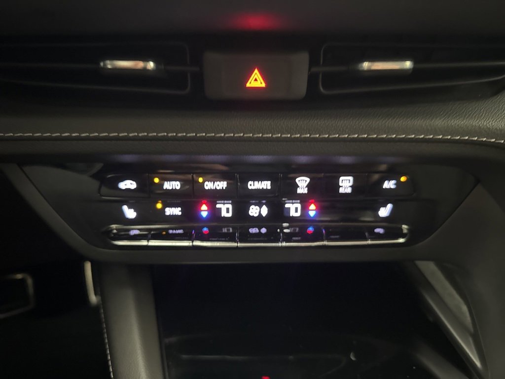 Used 2022 Buick Envision Essence w/ Technology Package I image 42