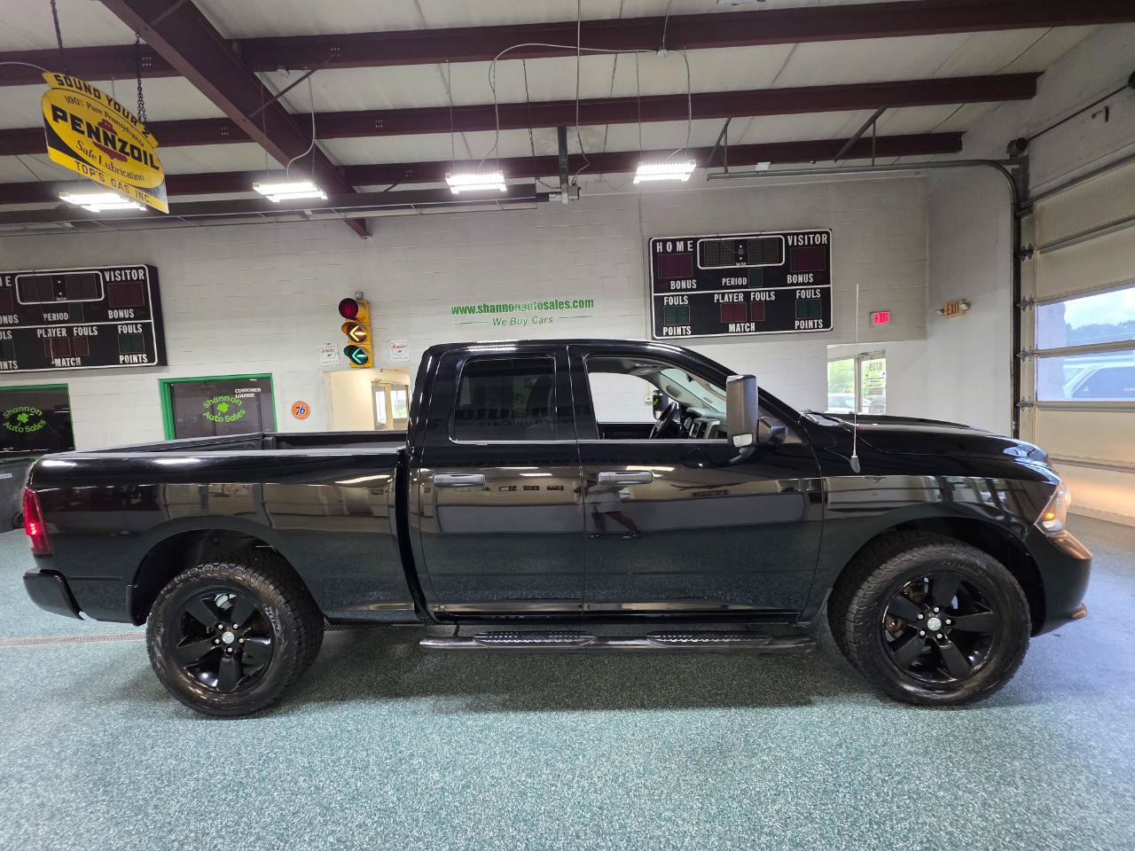 Used 2014 RAM 1500 Express w/ Black Ram 1500 Express Group AWD/4WD image 5