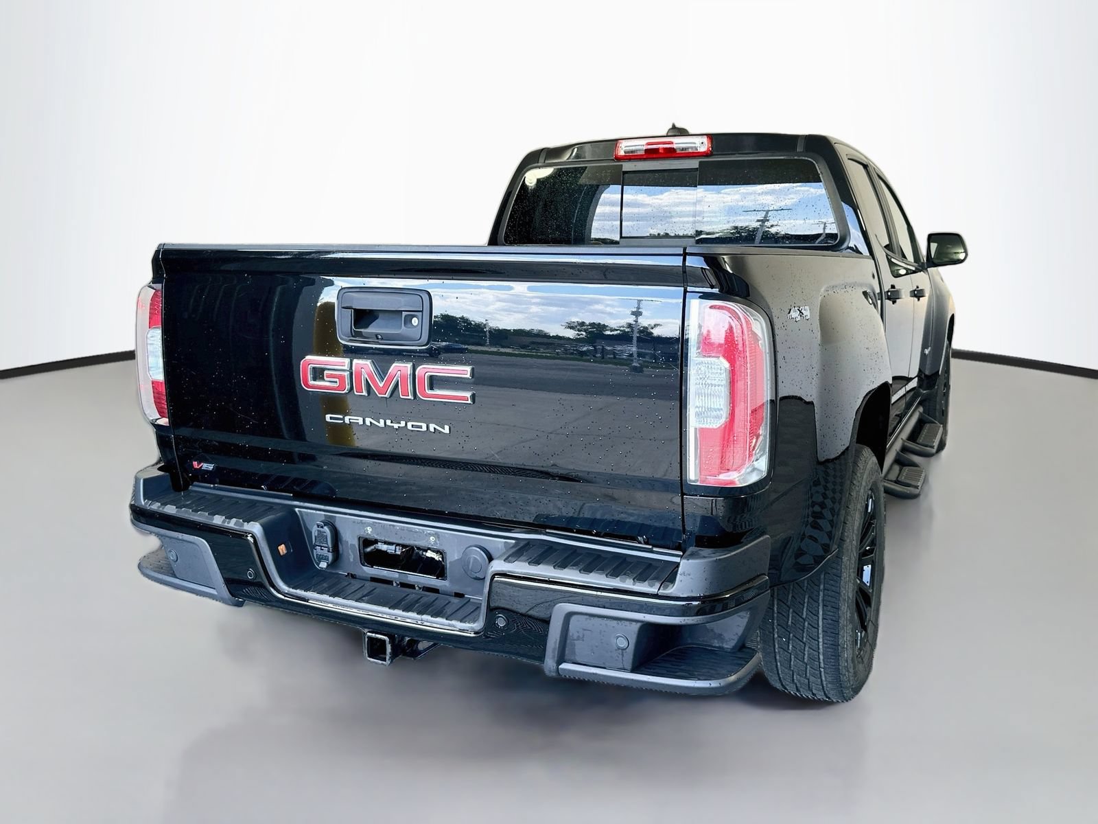 Used 2022 GMC Canyon Elevation w/ Elevation Premium Package AWD/4WD image 7