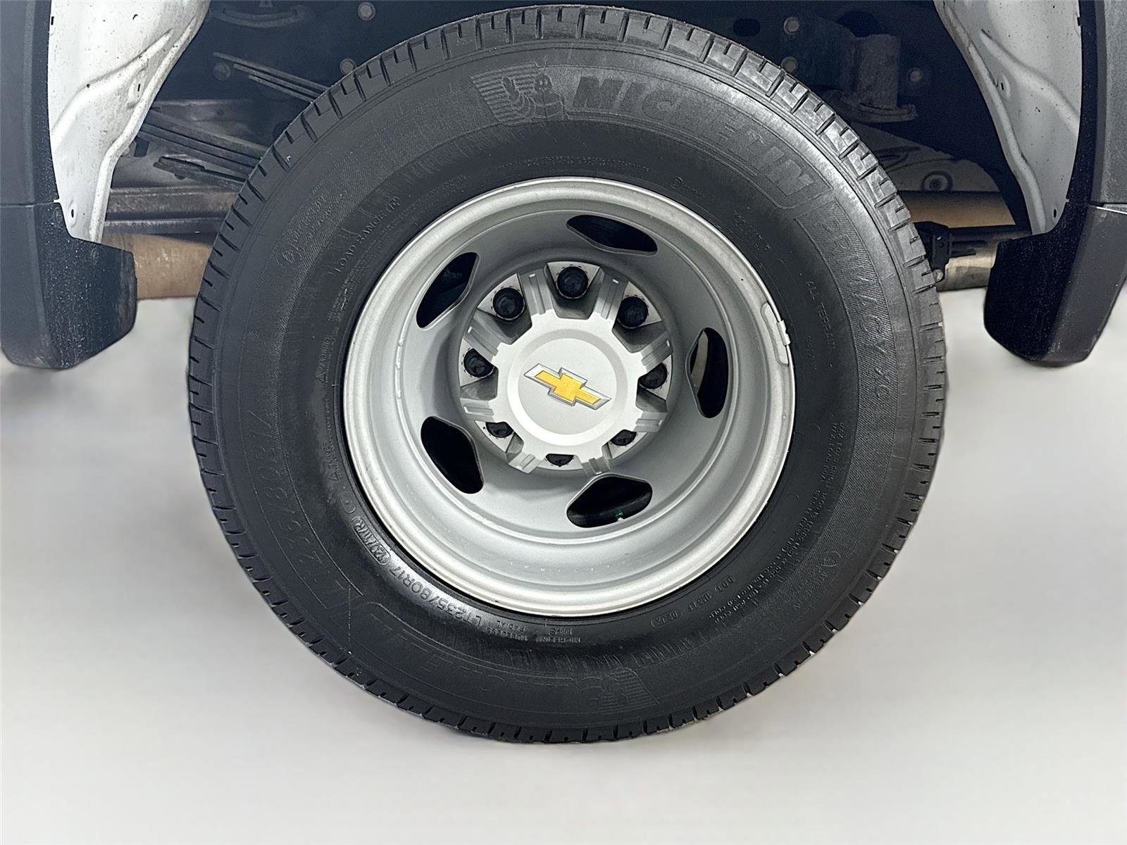 Used 2024 Chevrolet Silverado 3500 W/T image 31