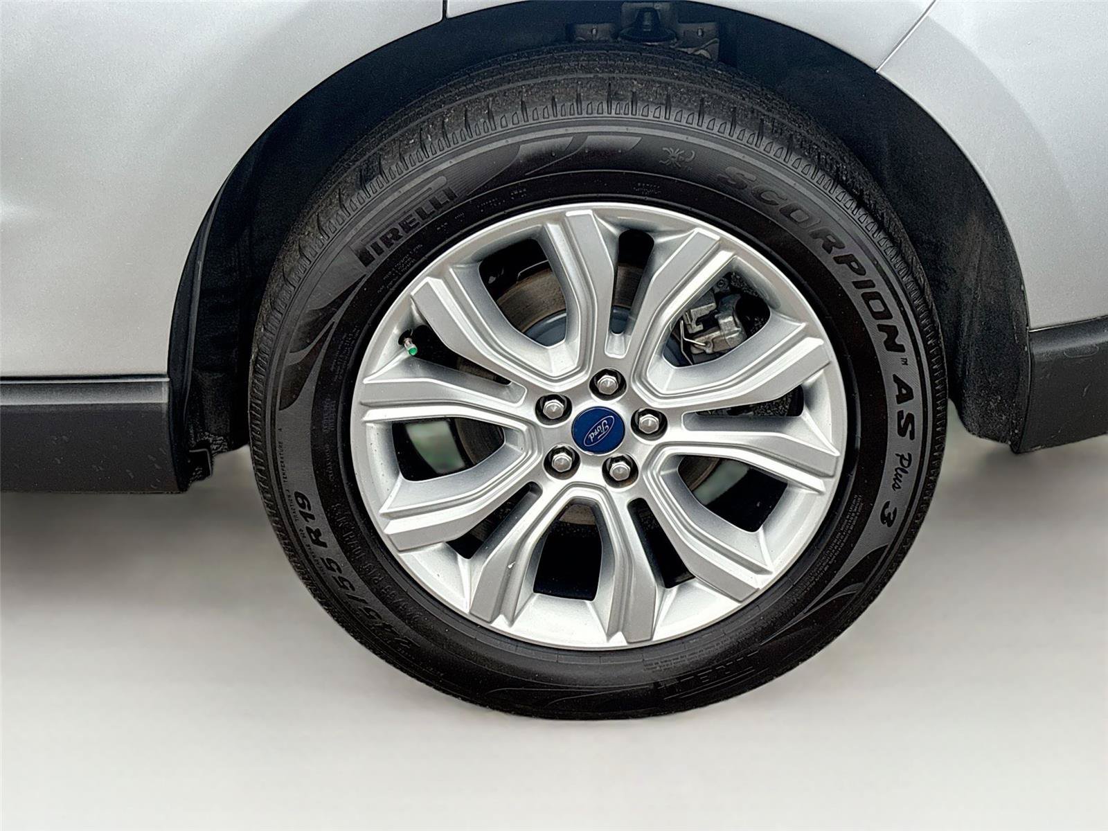 Used 2020 Ford Edge Titanium w/ Equipment Group 301A FWD image 33