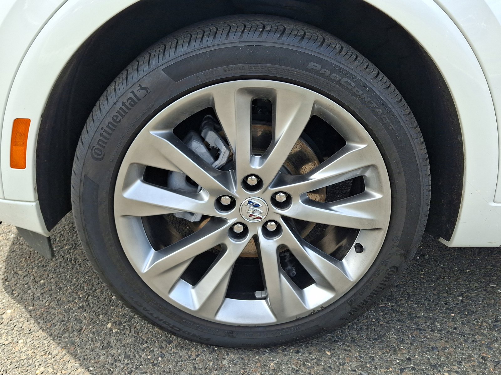 Used 2023 Buick Envision Avenir image 9