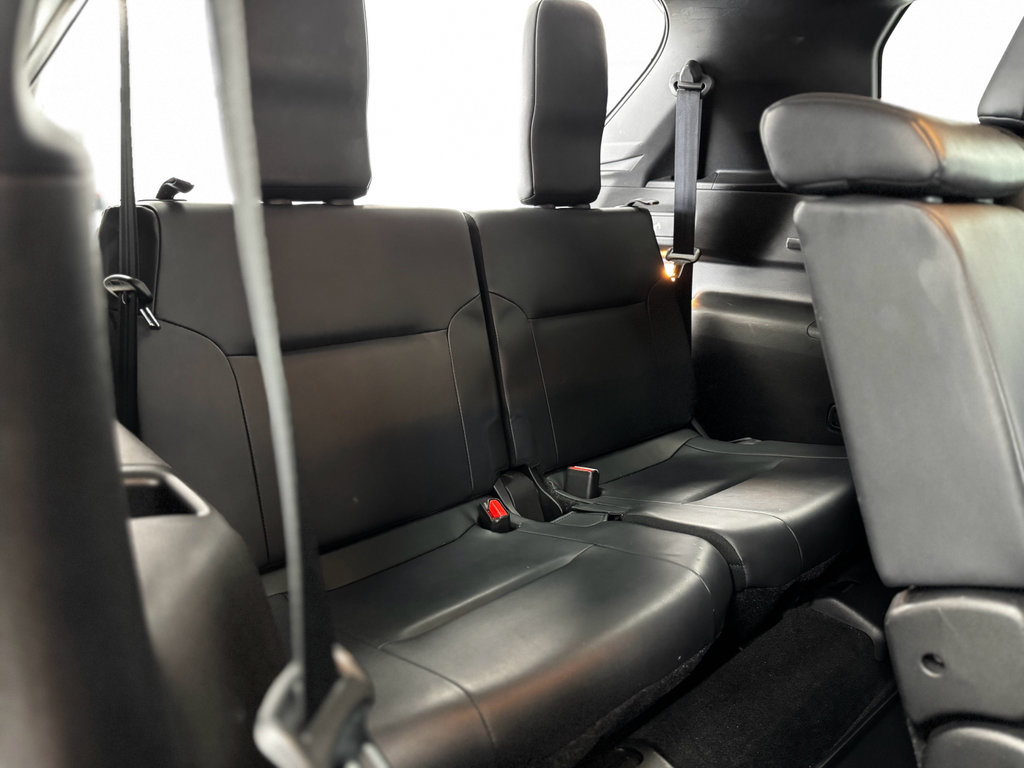 Used 2023 Mitsubishi Outlander SE image 32