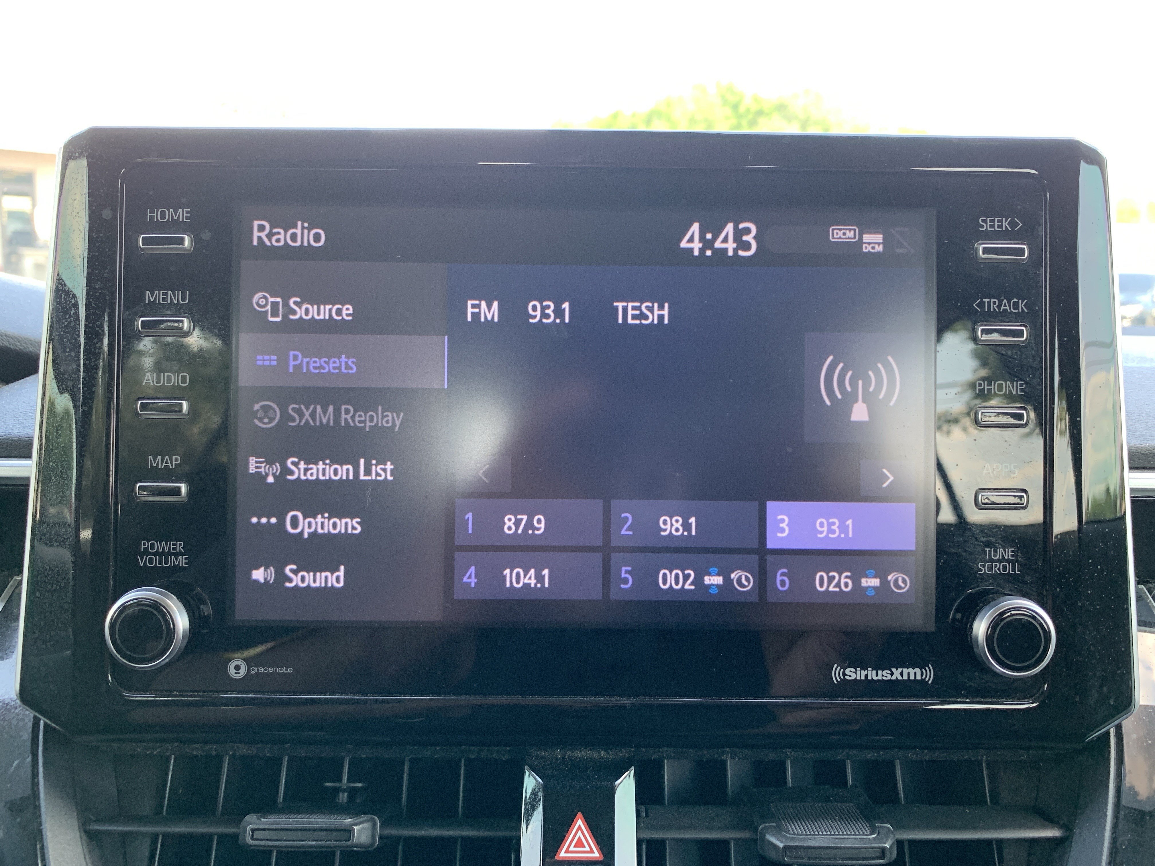 Used 2021 Toyota Corolla LE FWD image 23