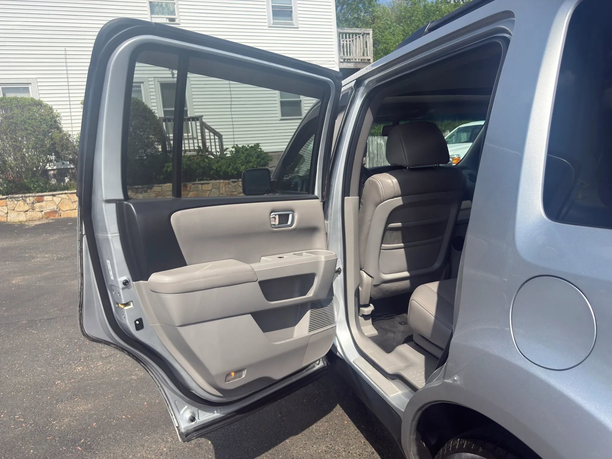 Used 2011 Honda Pilot EX-L image 17