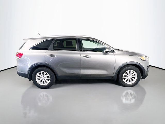 Used 2017 Kia Sorento LX image 9