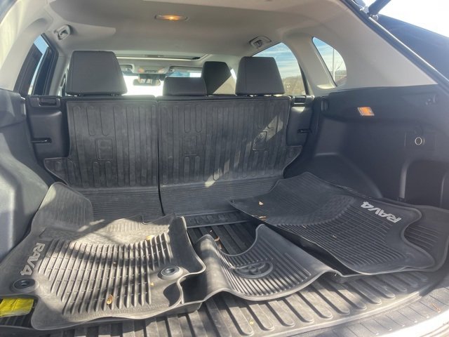 Used 2020 Toyota RAV4 XLE w/ Convenience Package image 53
