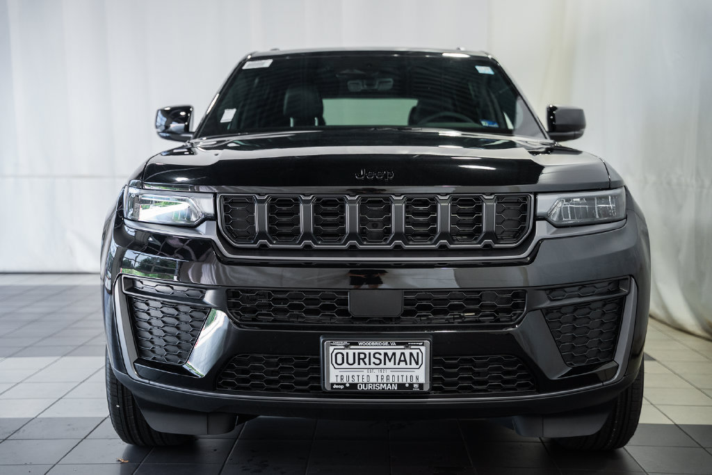 New 2026 Jeep Grand Cherokee Altitude AWD/4WD image 2