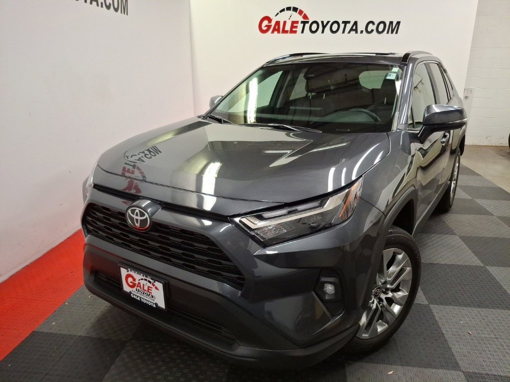 Used 2025 Toyota RAV4 XLE Premium image 2