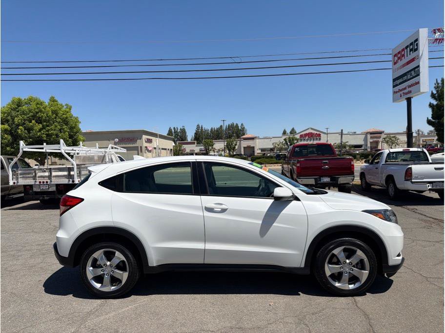 Used 2017 Honda HR-V LX image 4