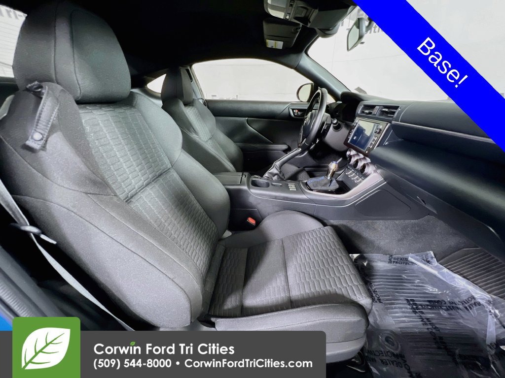 Used 2023 Toyota GR86 RWD image 16