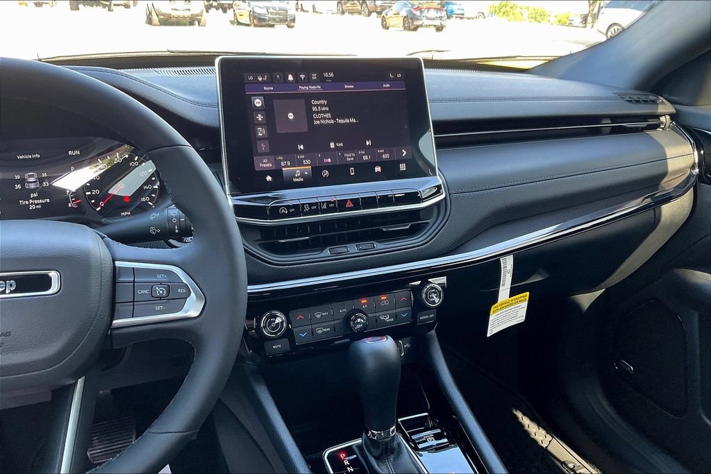 New 2025 Jeep Compass Latitude w/ Sun & Sound Group AWD/4WD image 7