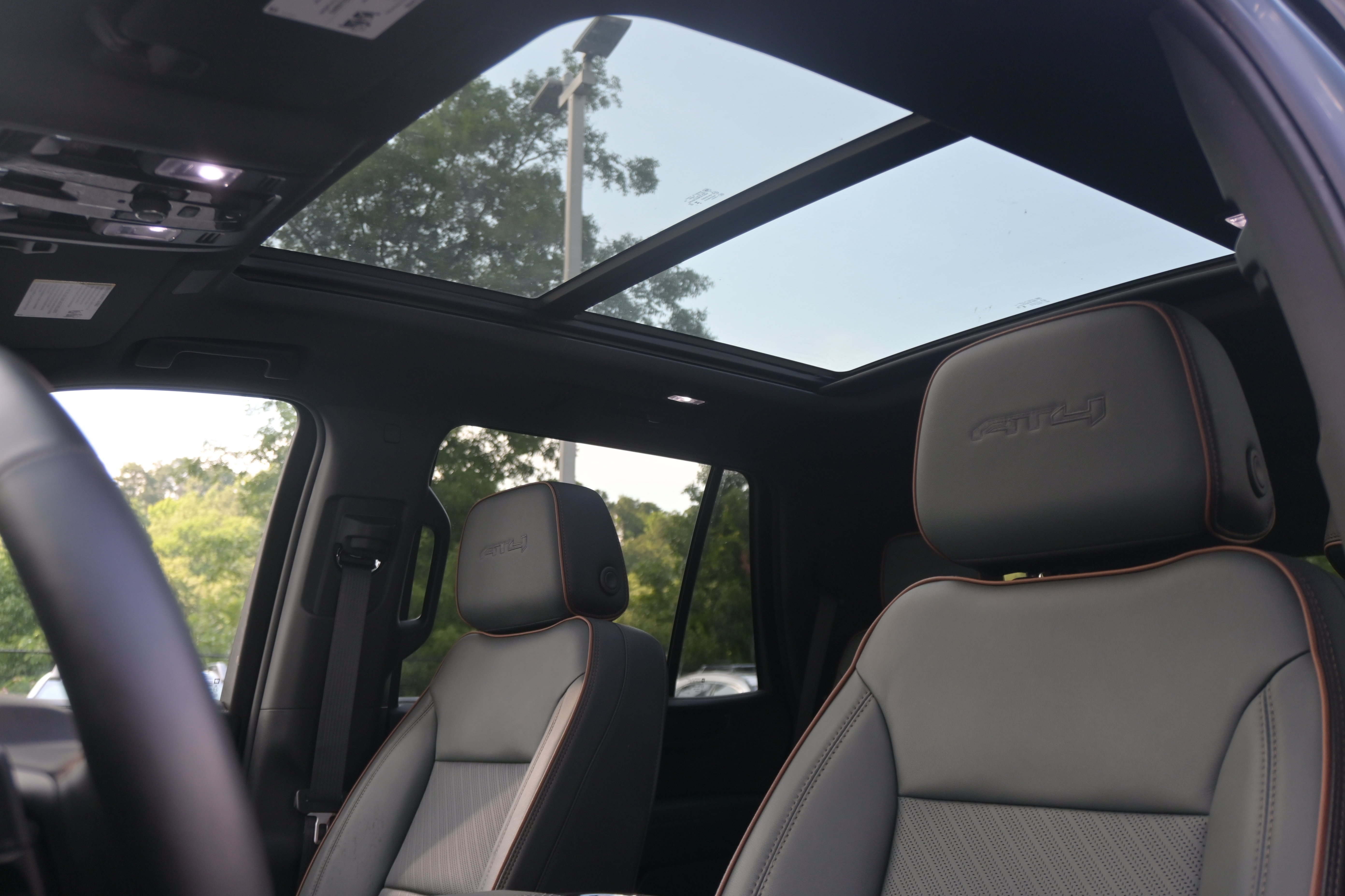 Used 2026 GMC Yukon AT4 AWD/4WD image 30
