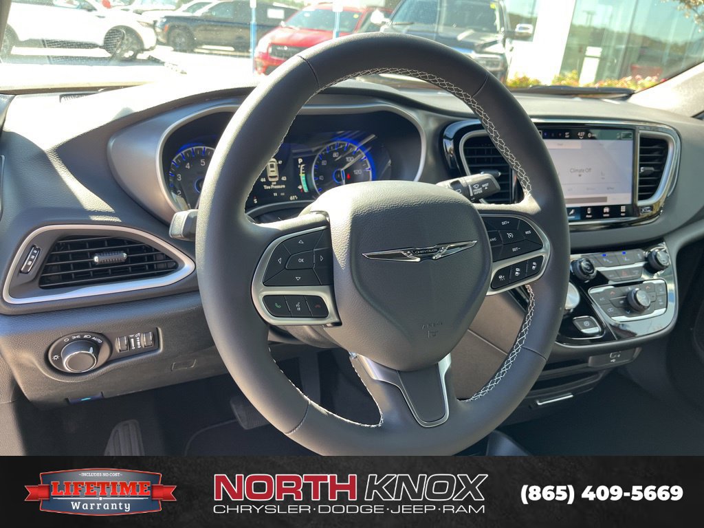 New 2026 Chrysler Voyager LX FWD image 6