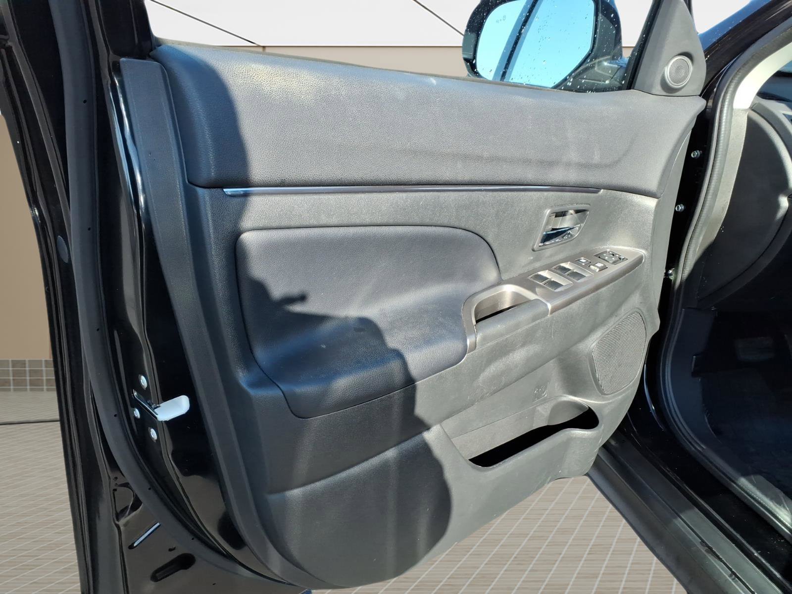 Used 2024 Mitsubishi Outlander Sport SE image 26