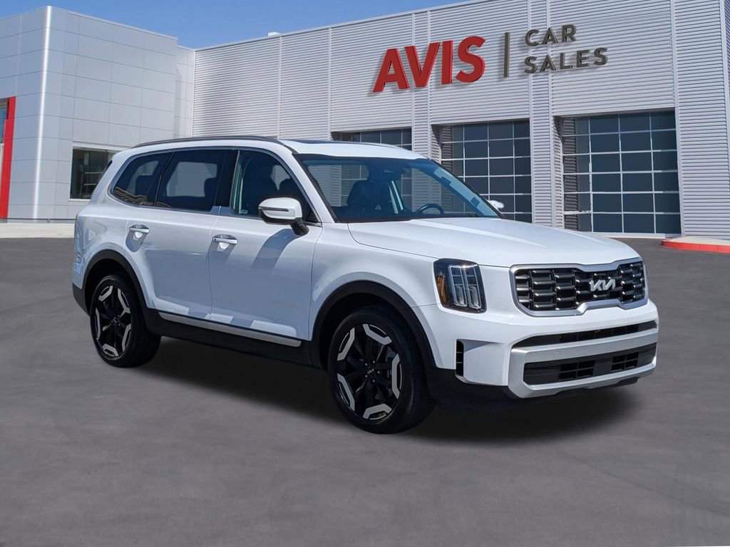 Used 2025 Kia Telluride S image 3