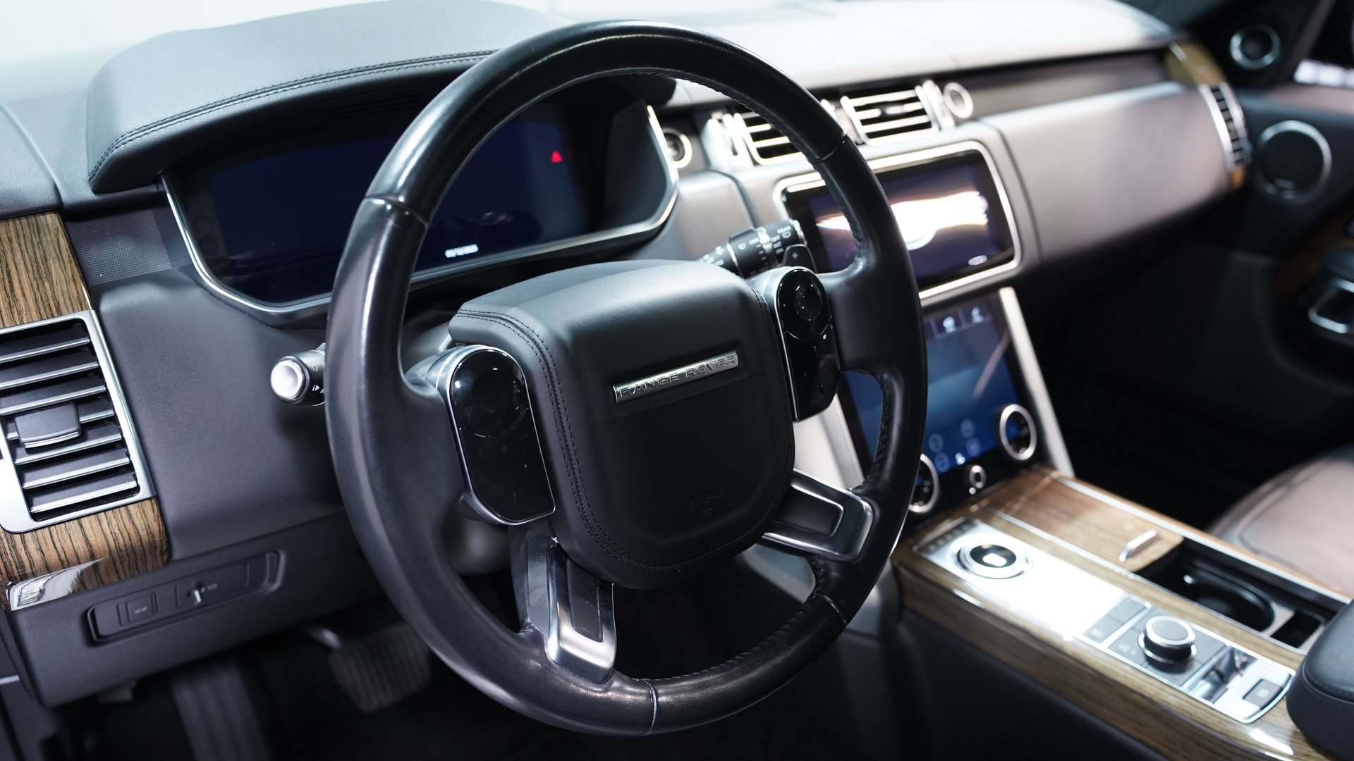 Used 2019 Land Rover Range Rover Supercharged AWD/4WD image 30