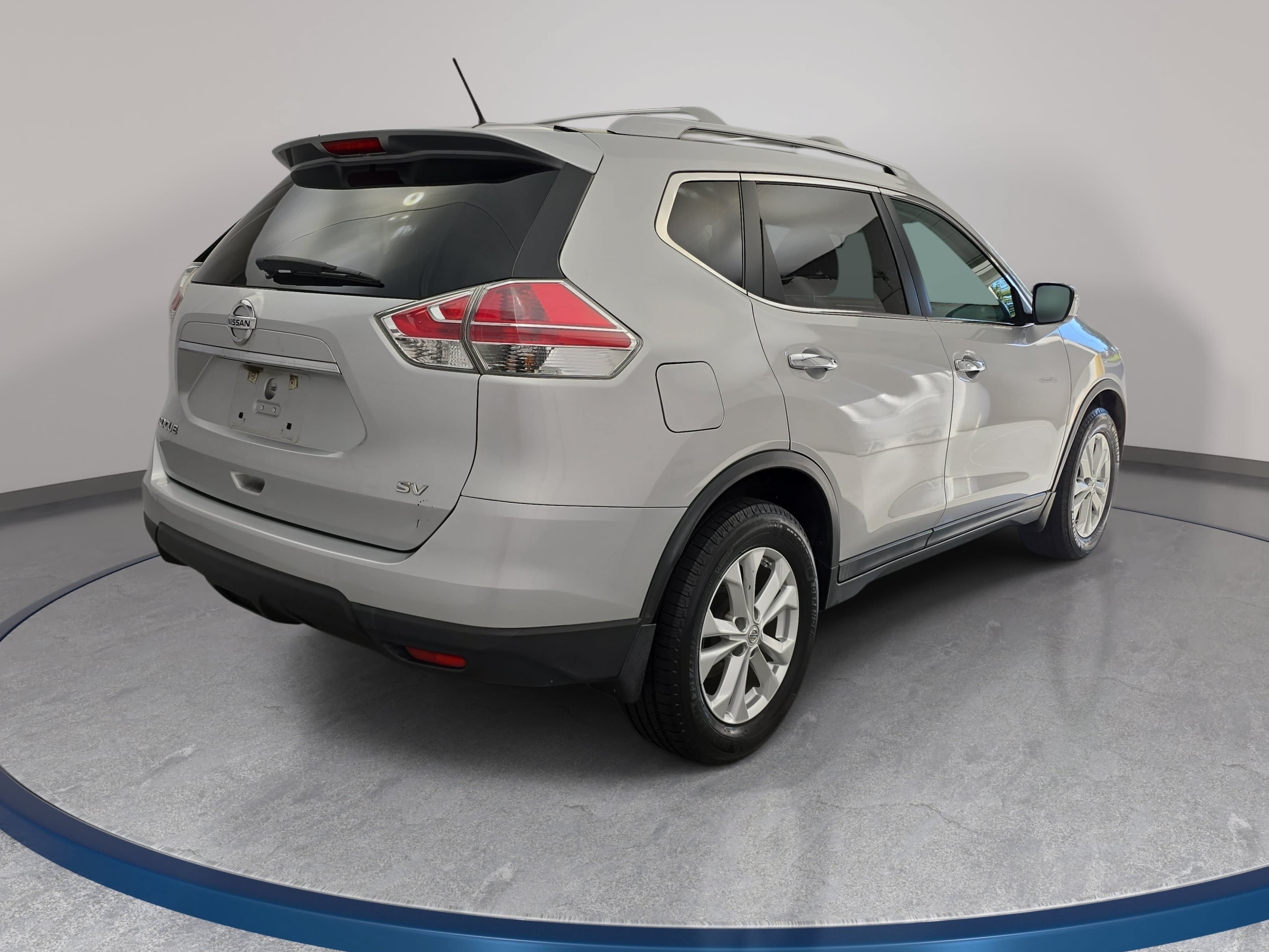 Used 2015 Nissan Rogue SV FWD image 5