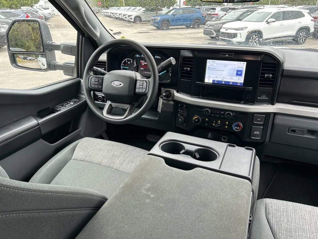 Used 2025 Ford F350 XLT image 9