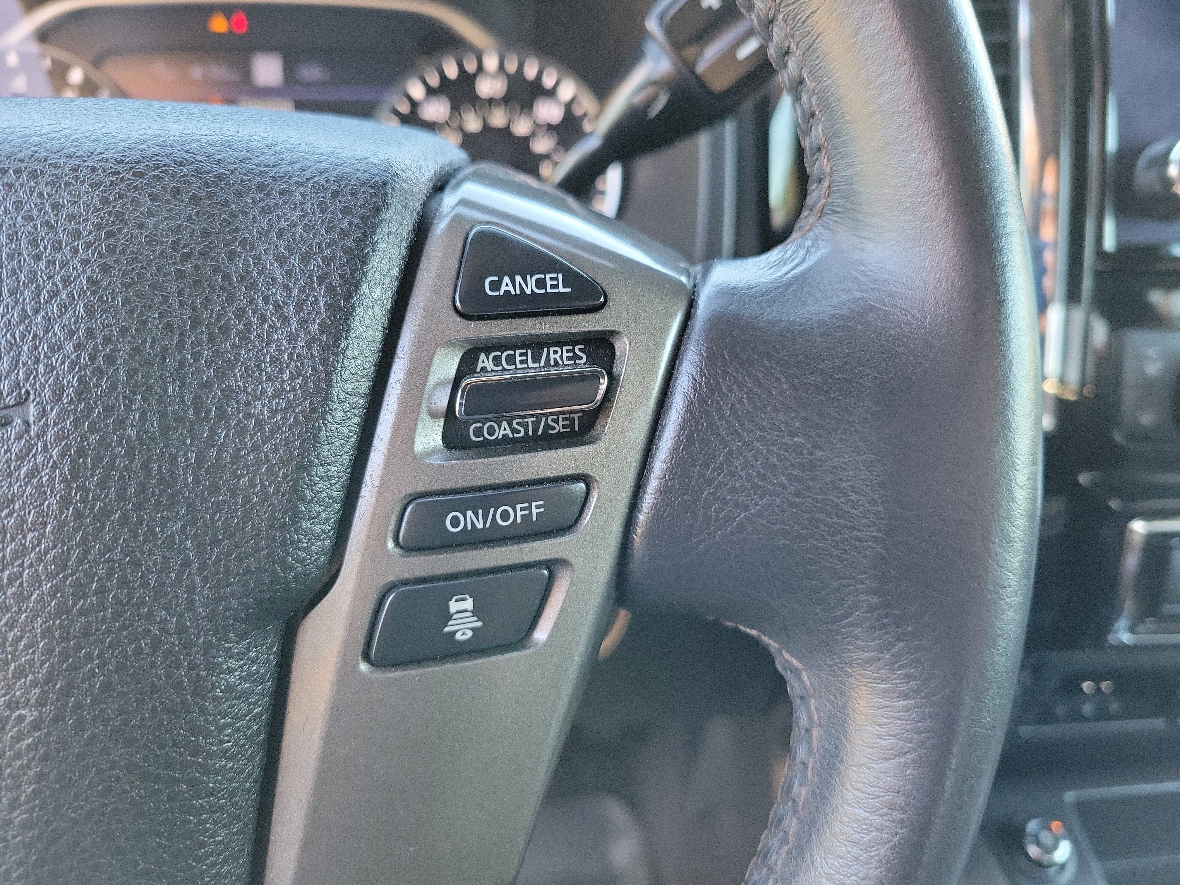 Used 2023 Nissan Titan Platinum Reserve w/ Moonroof Package image 16