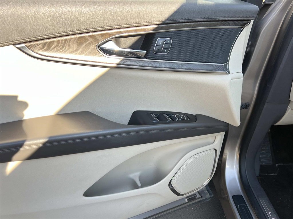 Used 2019 Lincoln Nautilus Select image 7