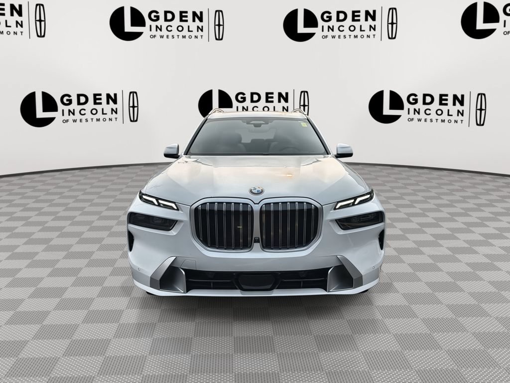 Used 2023 BMW X7 xDrive40i w/ Executive Package AWD/4WD image 3