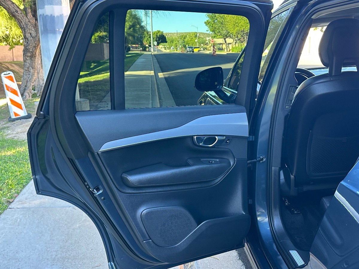 Used 2018 Volvo XC90 T5 Momentum w/ Convenience Package image 37