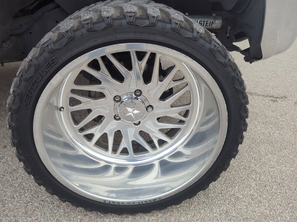 Used 2020 Toyota Tundra Limited w/ Limited Premium Package image 6