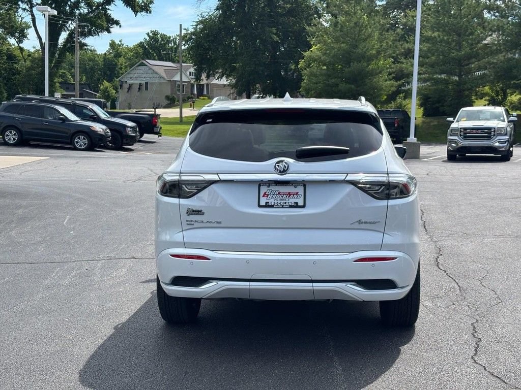 Used 2023 Buick Enclave Avenir w/ Avenir Technology Package AWD/4WD image 4