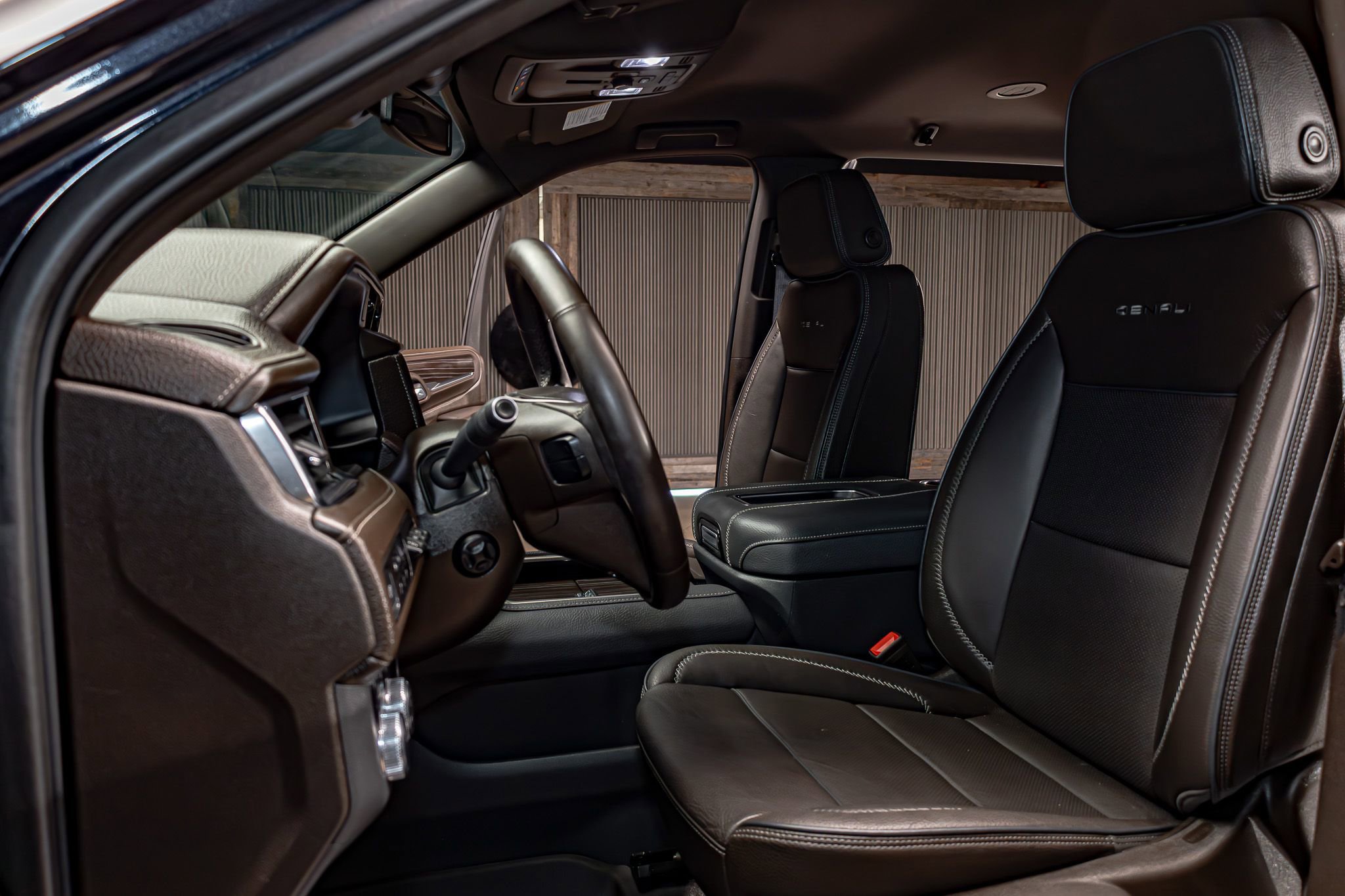 Used 2024 GMC Yukon Denali w/ LPO, Floor Liner Package image 21