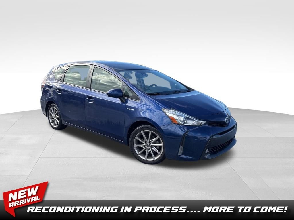 Used 2017 Toyota Prius V Five image 1