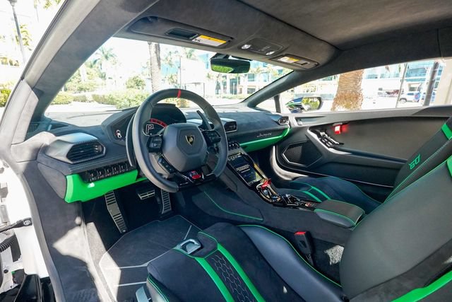 Used 2023 Lamborghini Huracan Tecnica RWD image 3
