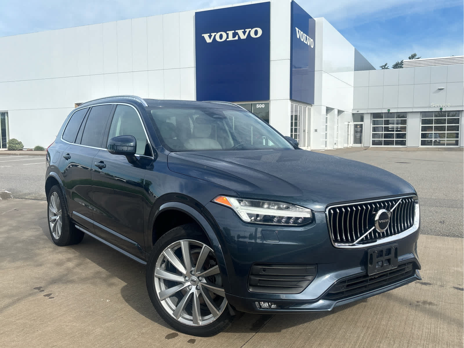 Used 2023 Volvo XC90 B5 Core w/ Protection Package Premier AWD/4WD image 2
