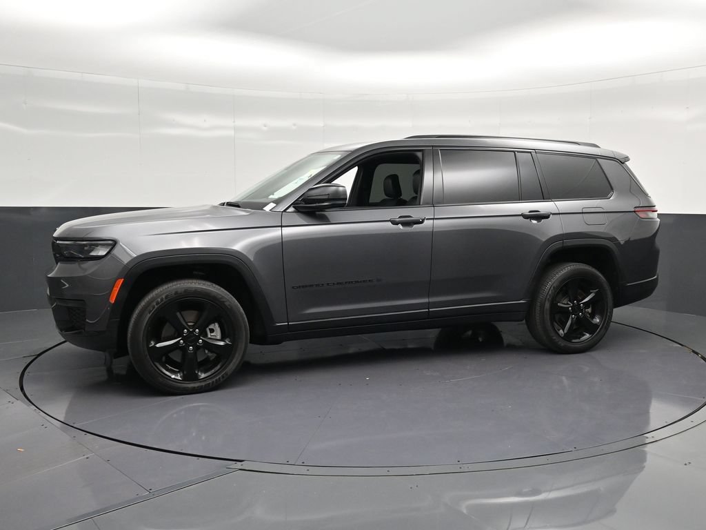 Used 2023 Jeep Grand Cherokee L Laredo RWD image 7