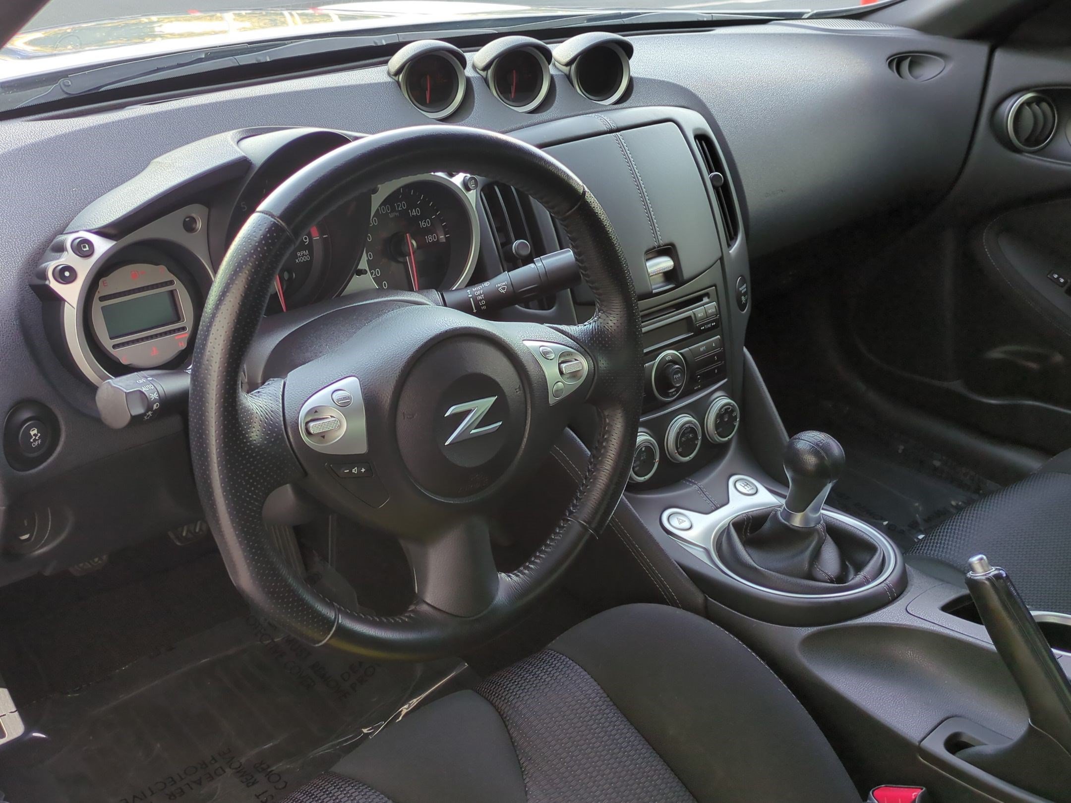 Used 2011 Nissan 370Z Coupe w/ Sport Pkg RWD image 27