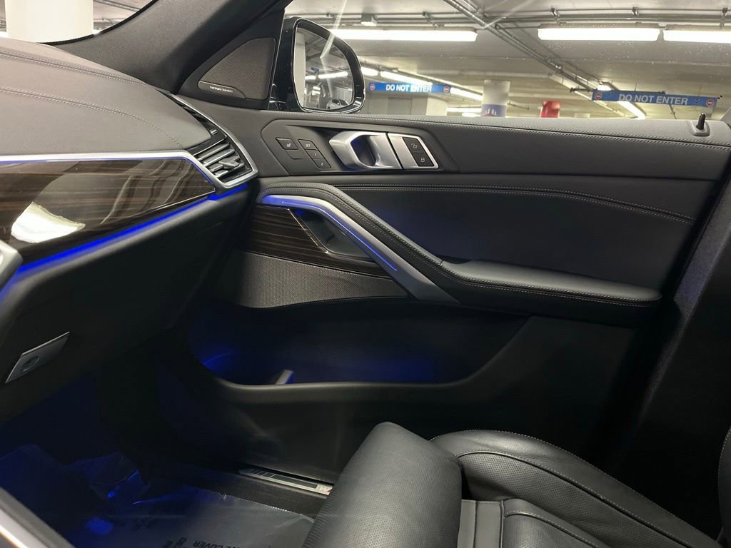 Used 2021 BMW X6 xDrive40i w/ M Sport Package AWD/4WD image 31