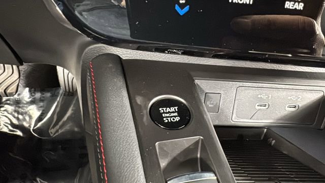 Used 2025 Nissan Kicks SR w/ Illumination Package image 23