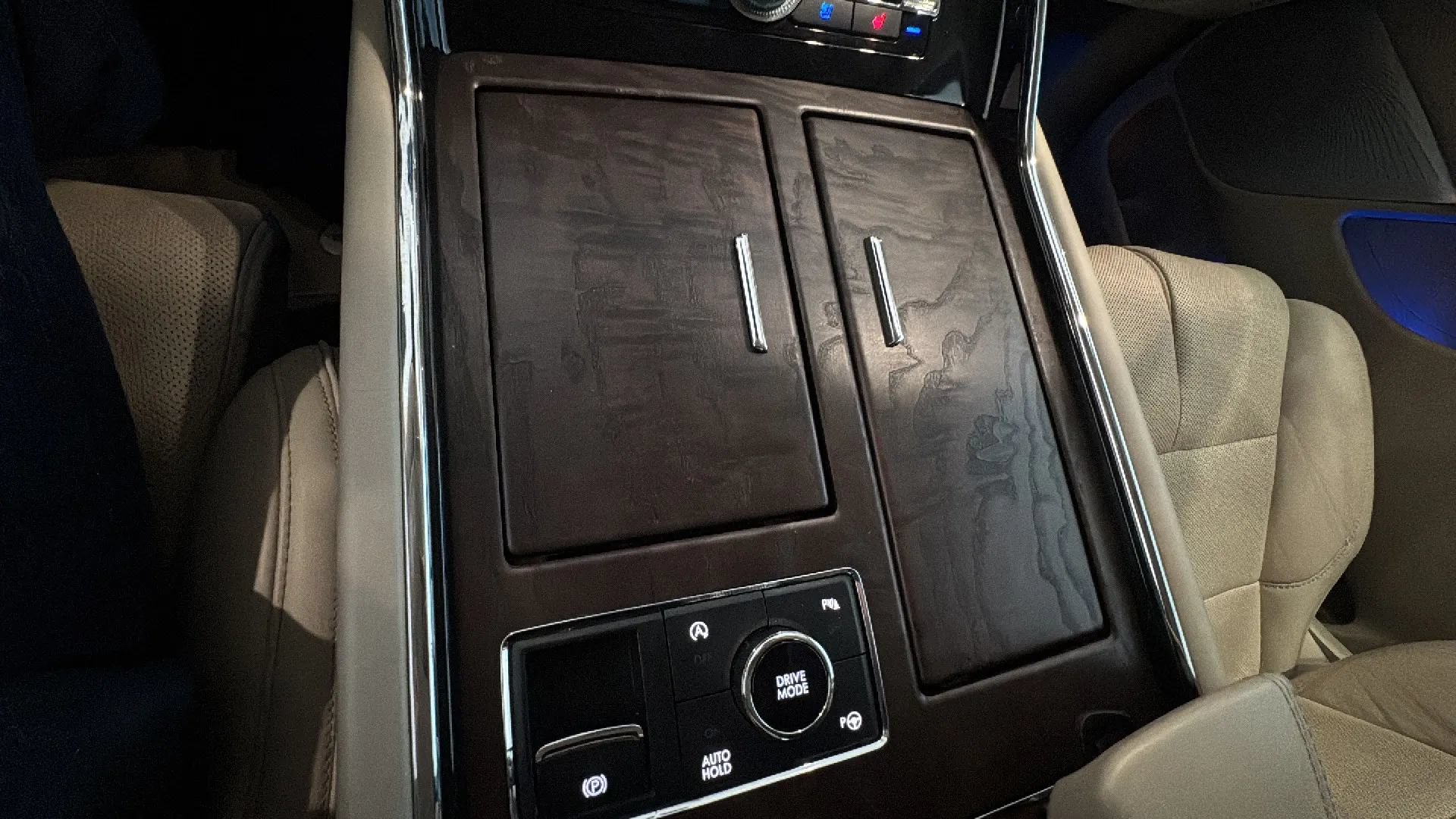 Used 2019 Lincoln Navigator L Reserve w/ Cargo Package AWD/4WD image 46