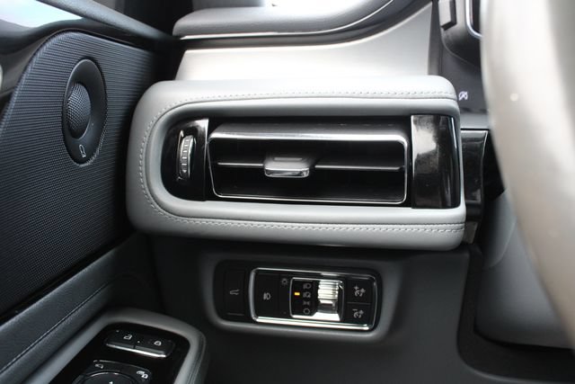 Used 2020 Lincoln Aviator Reserve w/ Elements Package Plus AWD/4WD image 8
