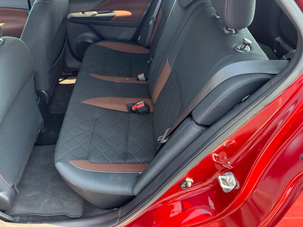 Used 2020 Nissan Kicks SR image 29