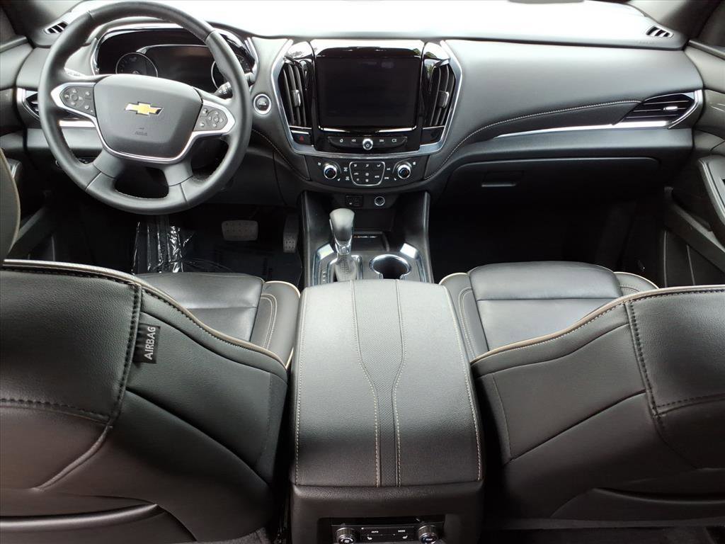 Used 2023 Chevrolet Traverse Premier image 9
