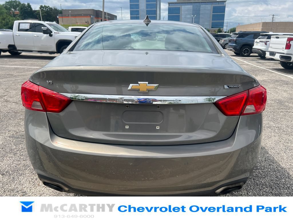 Used 2017 Chevrolet Impala Premier w/ Enhanced Convenience Package FWD image 4