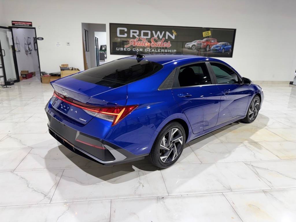 Used 2026 Hyundai Elantra Limited FWD image 9