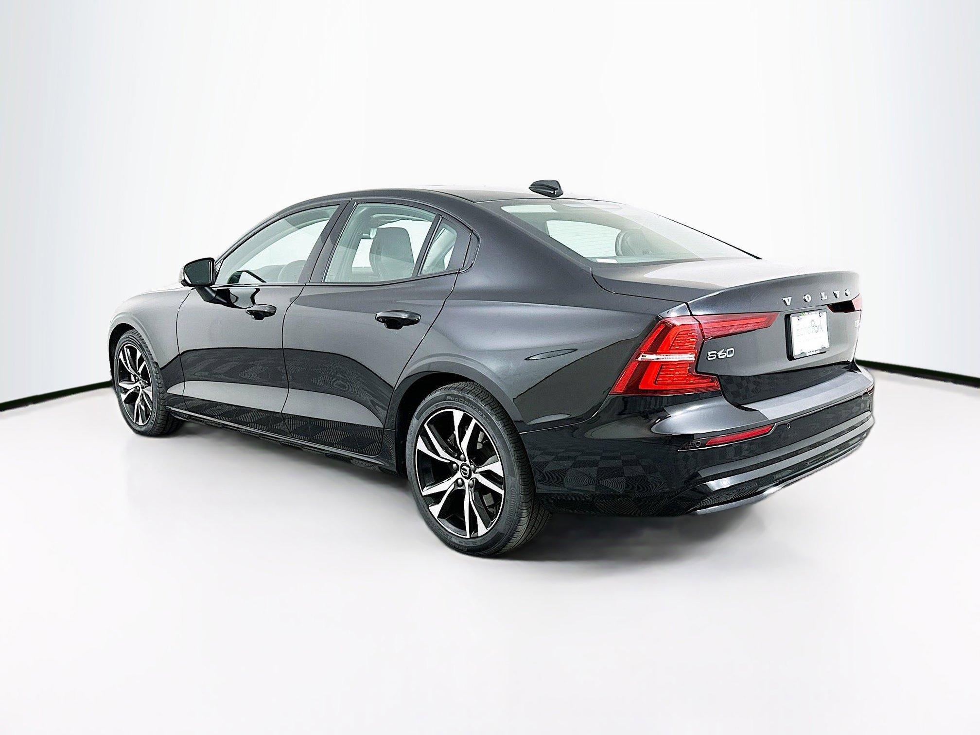 Used 2024 Volvo S60 B5 Core FWD image 5
