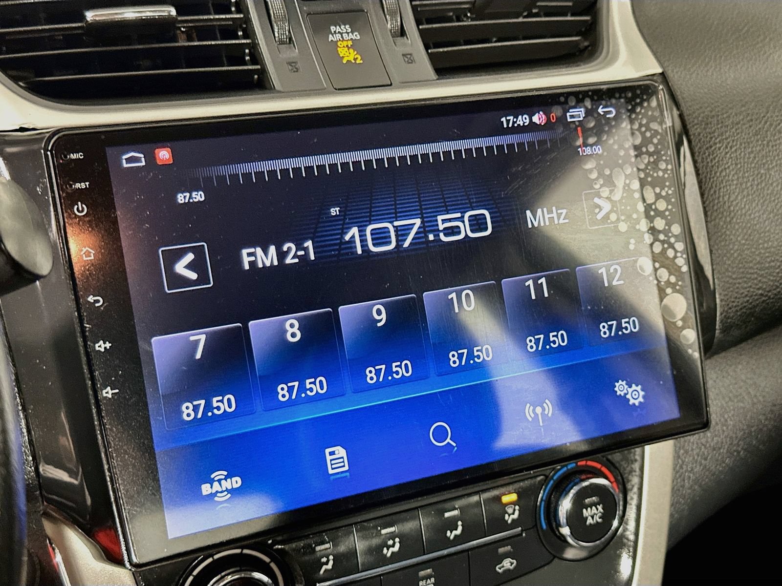 Used 2015 Nissan Sentra SV FWD image 13