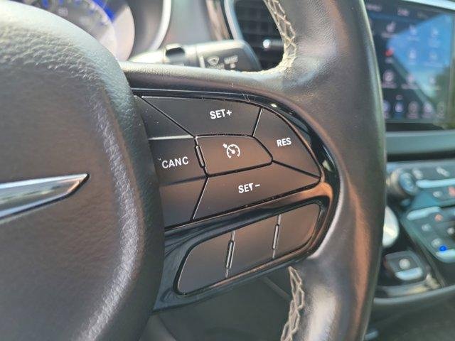 Used 2018 Chrysler Pacifica Touring-L Plus w/ S Appearance Package image 25