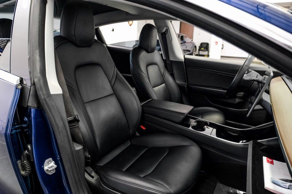 Used 2018 Tesla Model 3 Long Range image 32