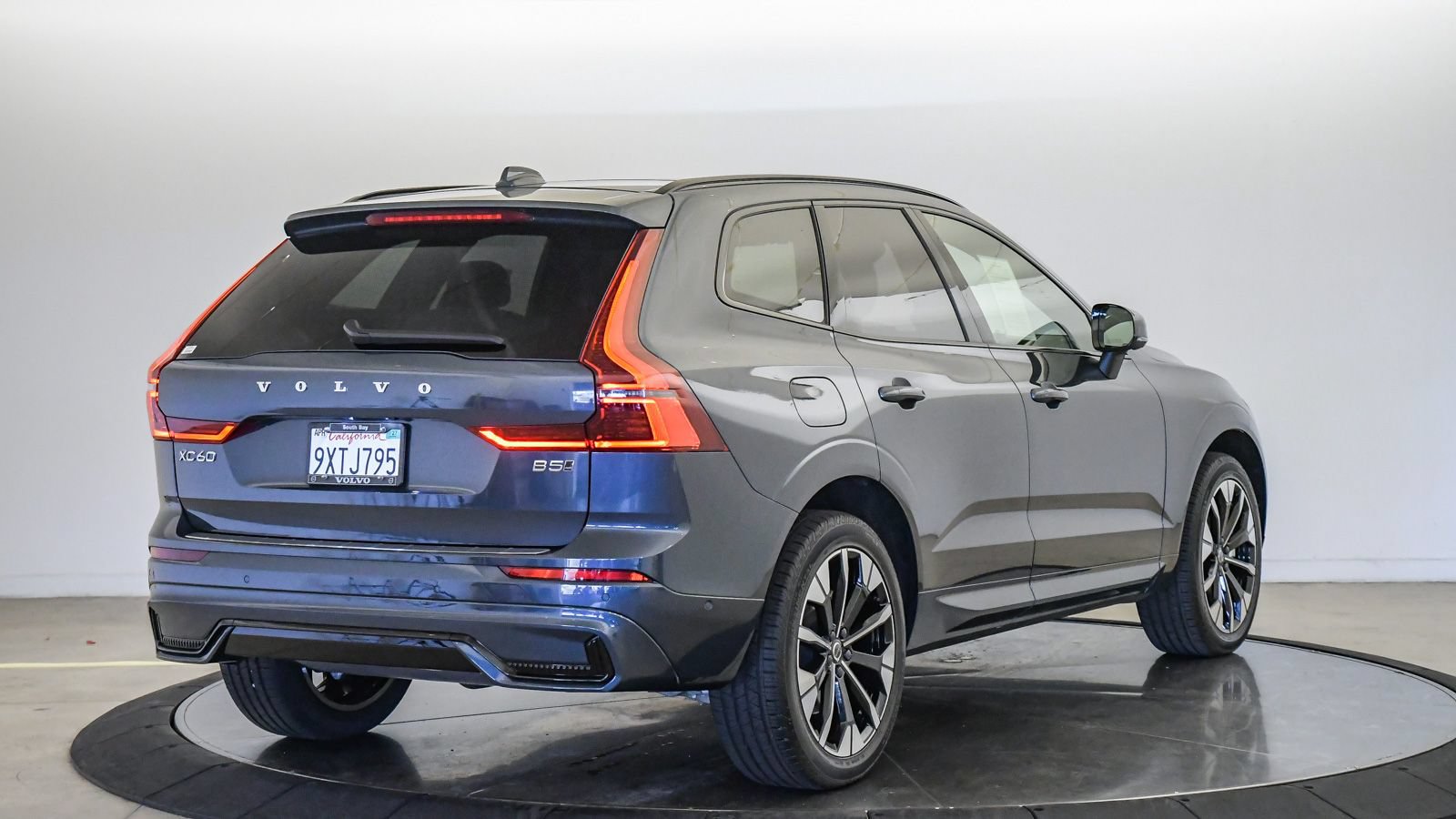 Certified 2026 Volvo XC60 B5 Plus w/ Protection Package Premier AWD/4WD image 5